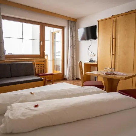 Truya - Hof Guest house Fiss